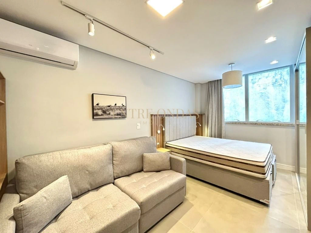 Furnished studio, 34 m², with a home office — photo 3
