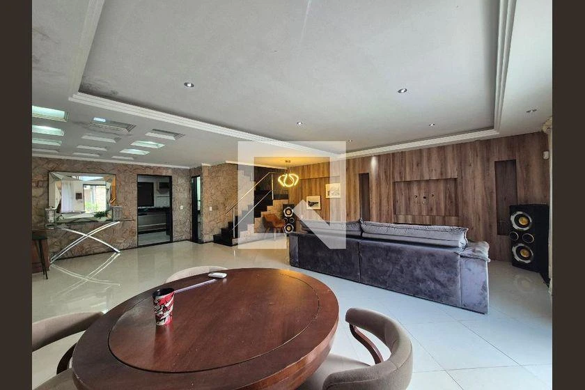 House, 100 m², with a bathtub