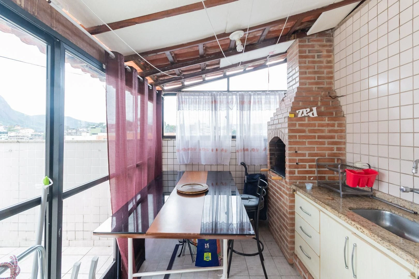 4-bedroom apartment with a mountain view in Rio de Janeiro — photo 21