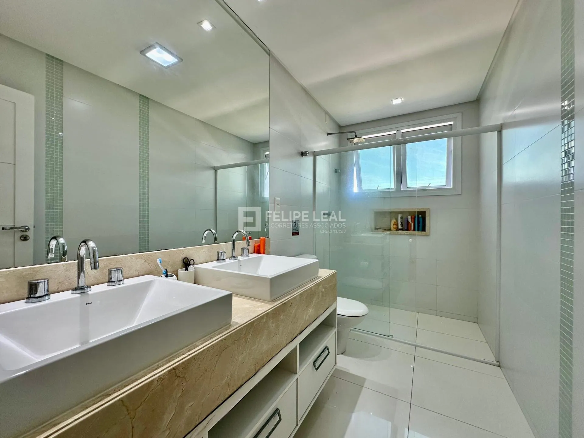 Casa en alquiler con 7 dormitorios y 5 baños, 612 m² — photo 6