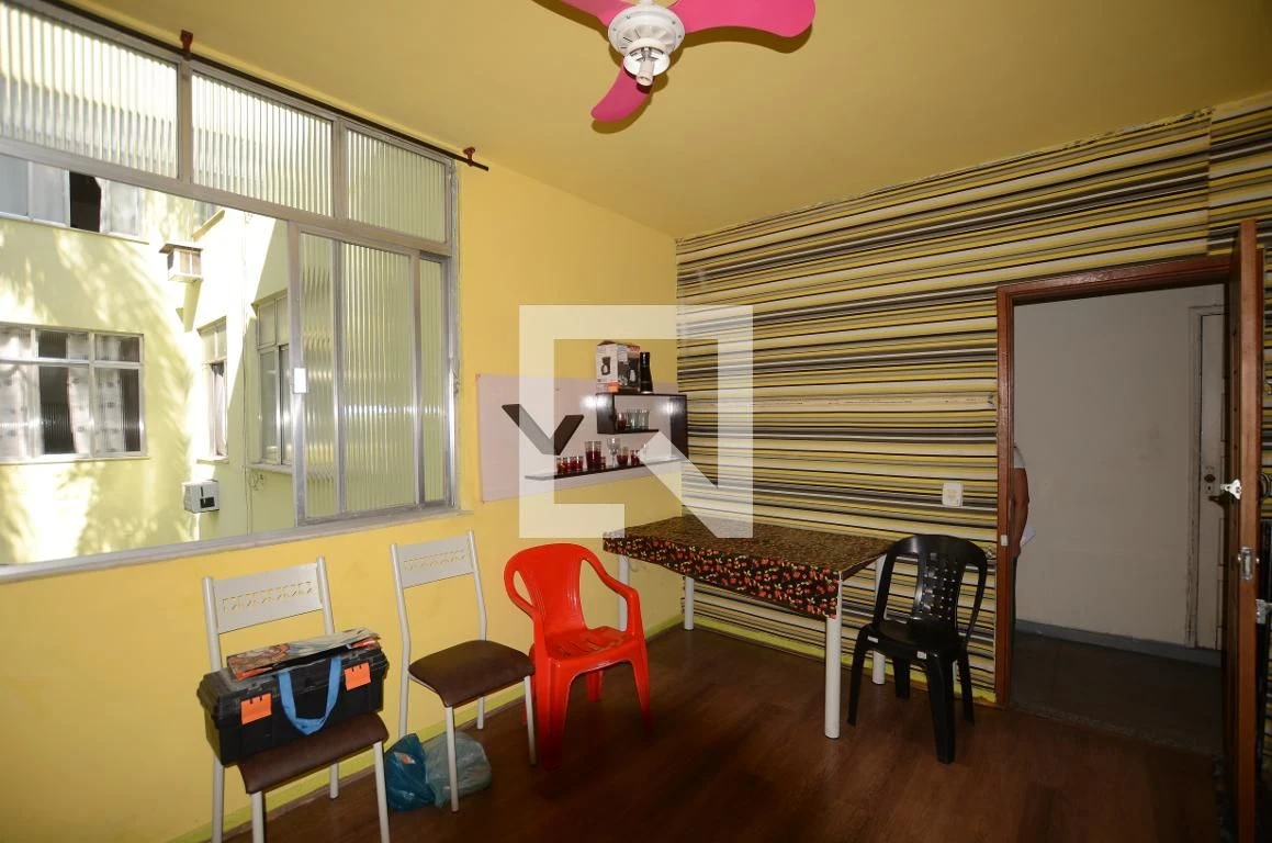 Furnished 2-bedroom apartment with 1 bathroom — photo 22