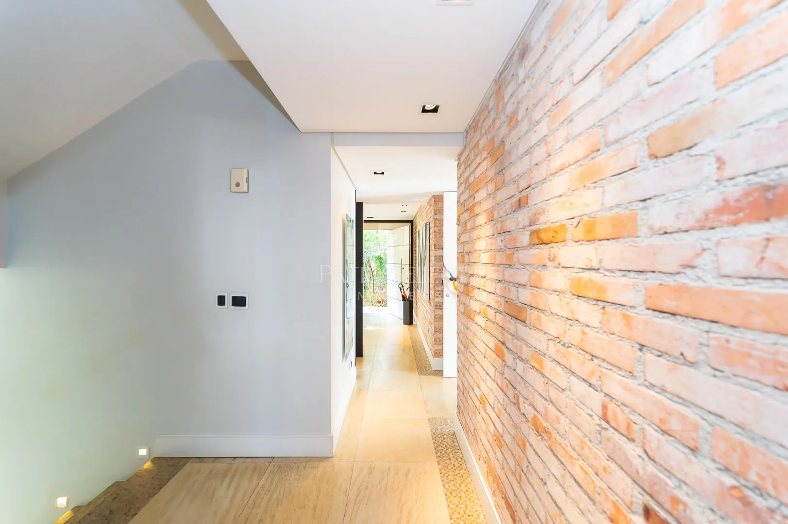 Floor-to-ceiling windows in a 6-bedroom house, 763 m² — photo 13