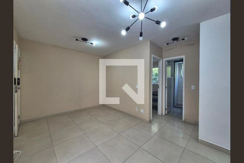2-bedroom apartment in a building with a gym — photo 16