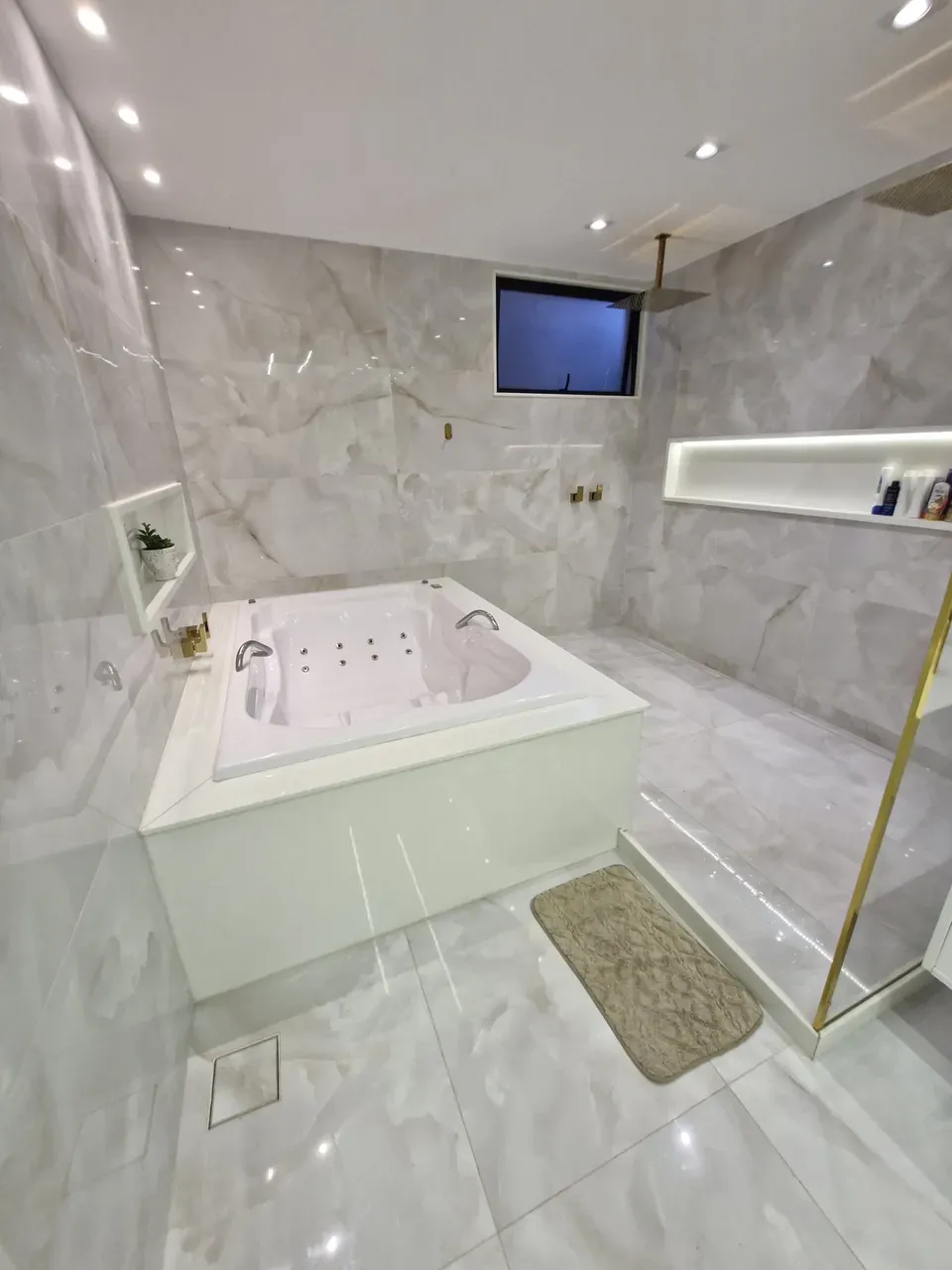 Furnished triplex house with open-plan kitchen and 490 m² — photo 15