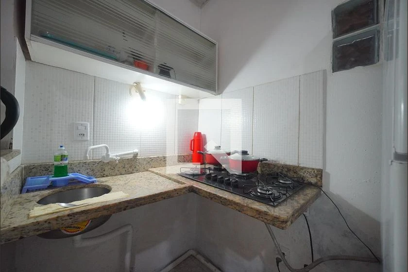 Furnished studio with 1 bedroom, 1 bathroom and balcony — photo 2