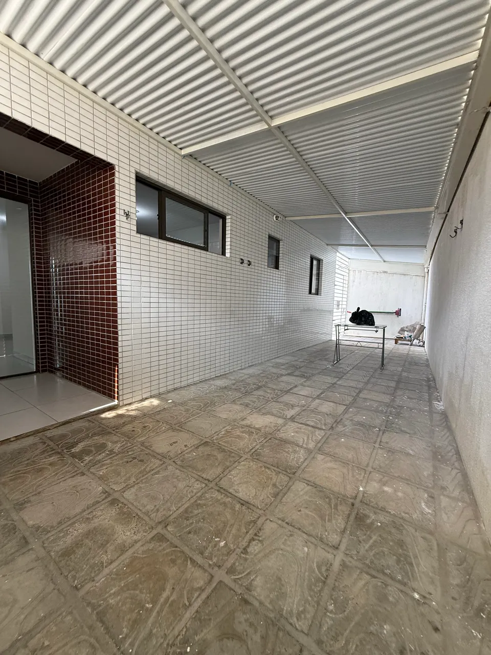 Unfurnished apartment with 2 bedrooms and a balcony — photo 2