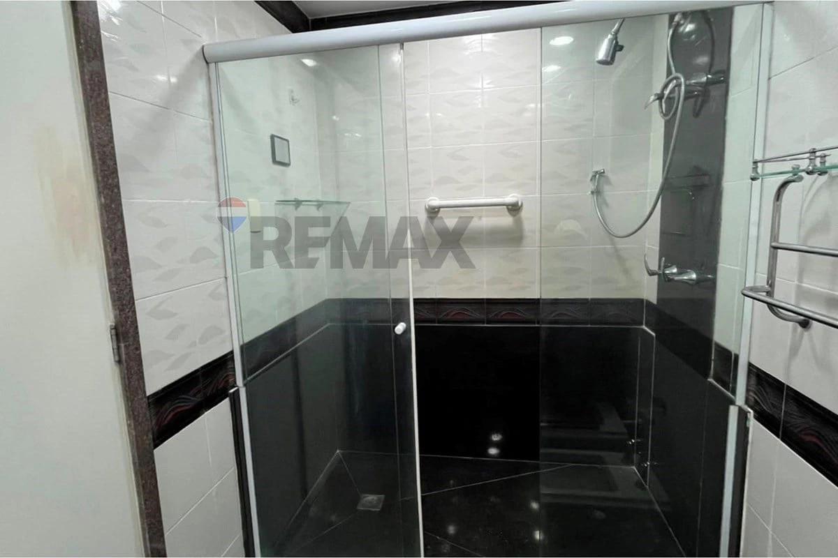 217 m² apartment with 4 bedrooms and balcony BBQ — photo 12