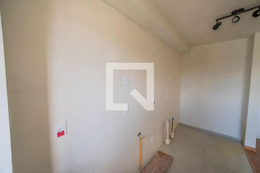 2-bedroom apartment in a building with a gym — photo 13