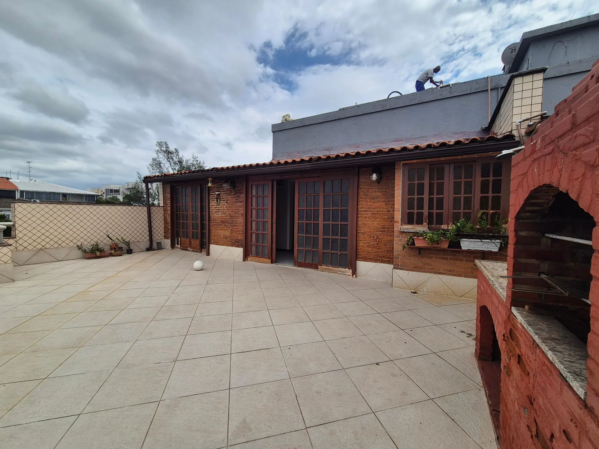 3-bedroom apartment with 1 en-suite and 3 parking spots — photo 9