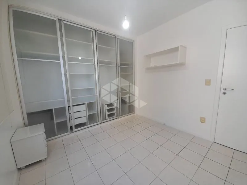 Glass-enclosed balcony in a 2-bedroom apartment, 72 m² — photo 7