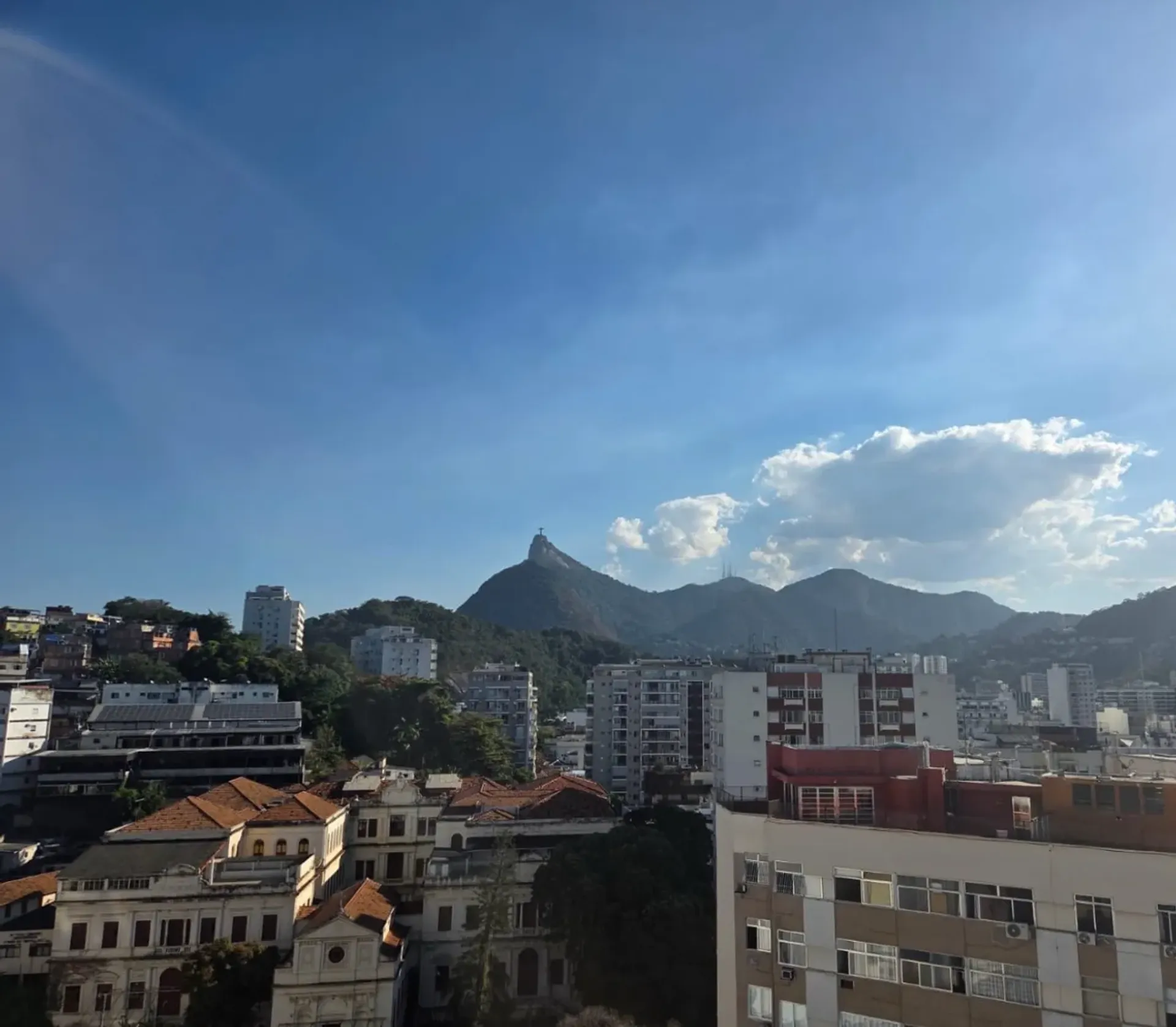 Unfurnished 3-bedroom apartment with terrace views — photo 53