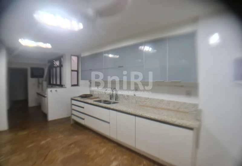 4-bedroom apartment with 271 m² and 3 parking spots — photo 23