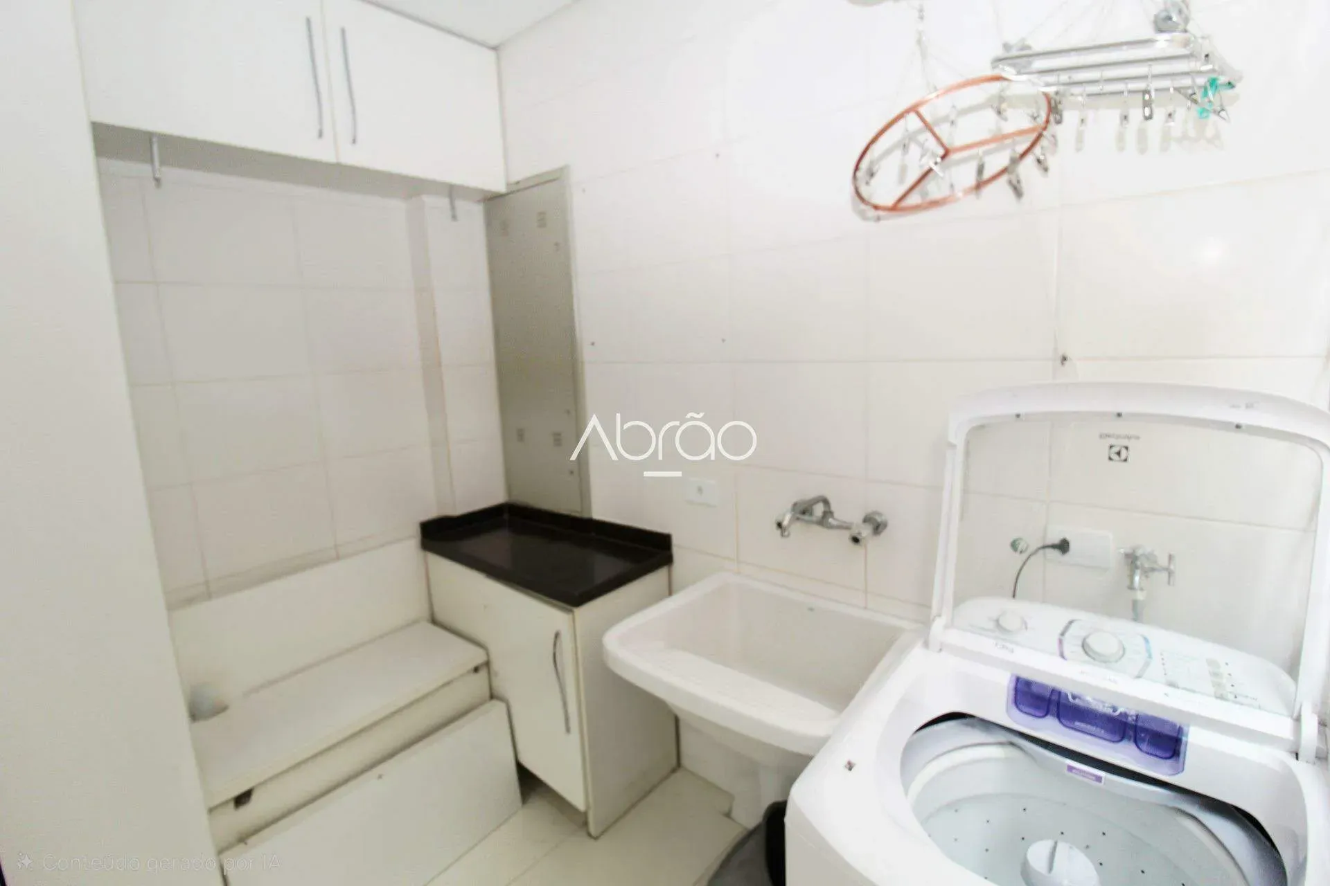 4-bedroom house with a private BBQ area — photo 25