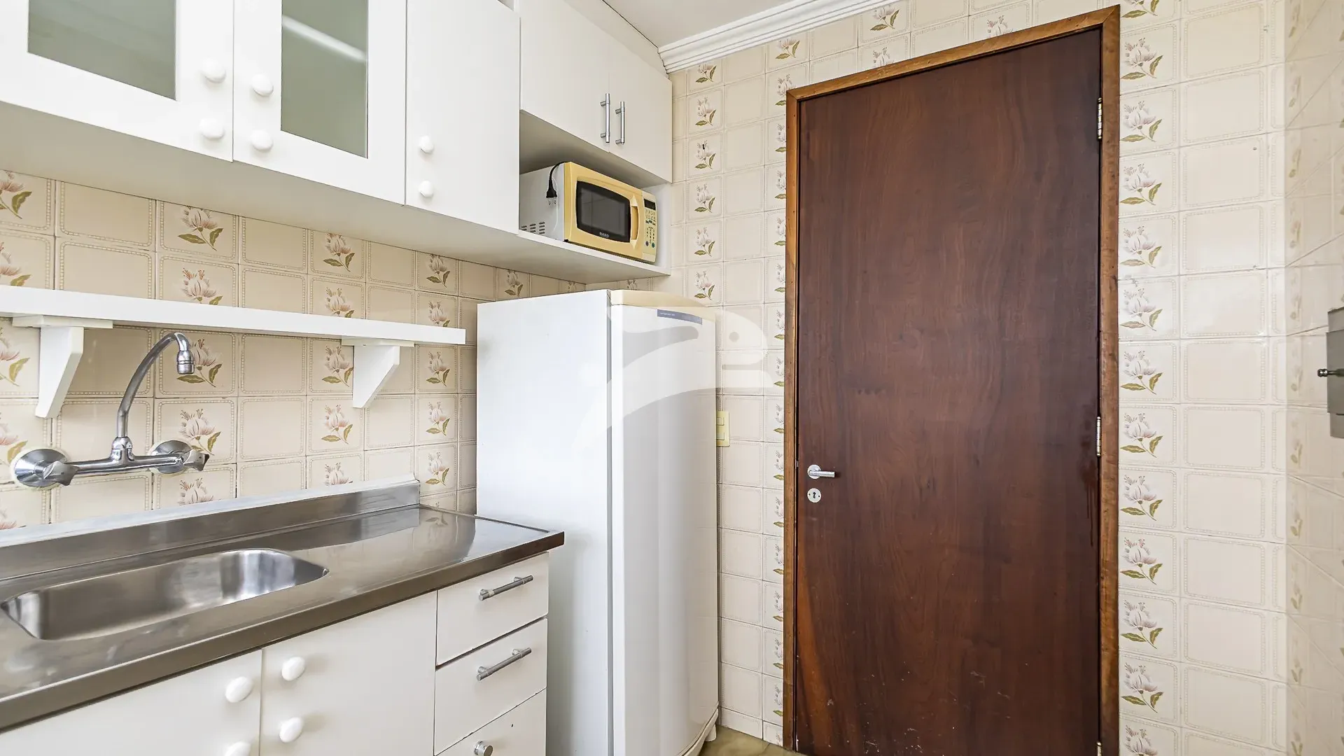One-bedroom apartment with a washing machine in Curitiba — photo 9