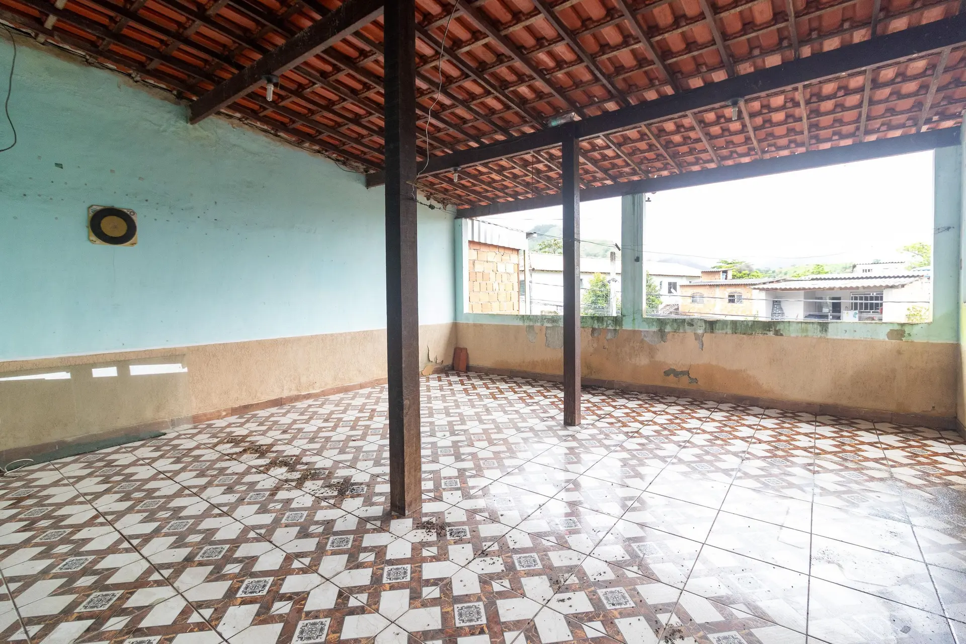 Glass-enclosed balcony in a 3-bedroom house, 110 m² — photo 13