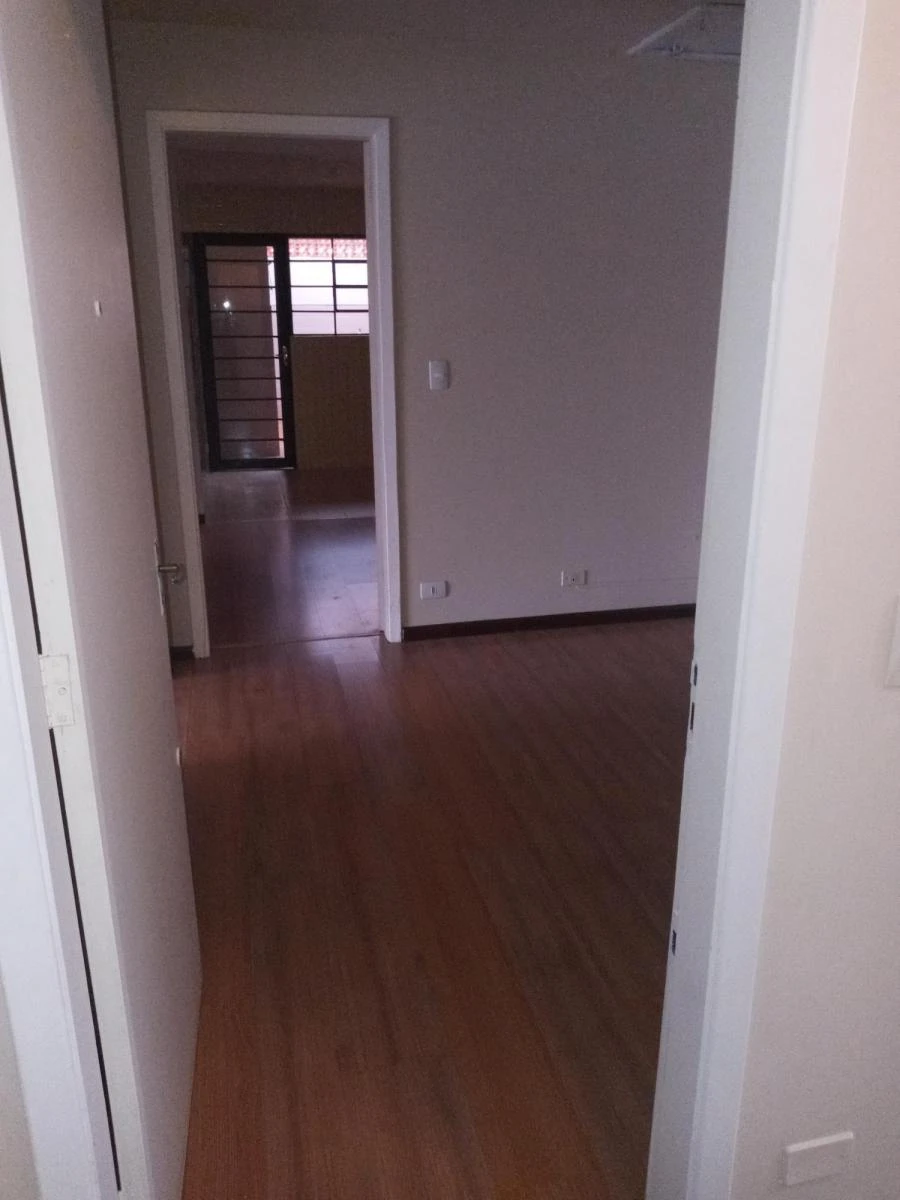 Walk-in closet in a 3-bedroom apartment, 140 m² — photo 14