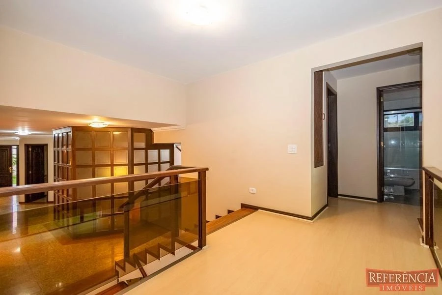 House, 550 m², with a walk-in closet — photo 48