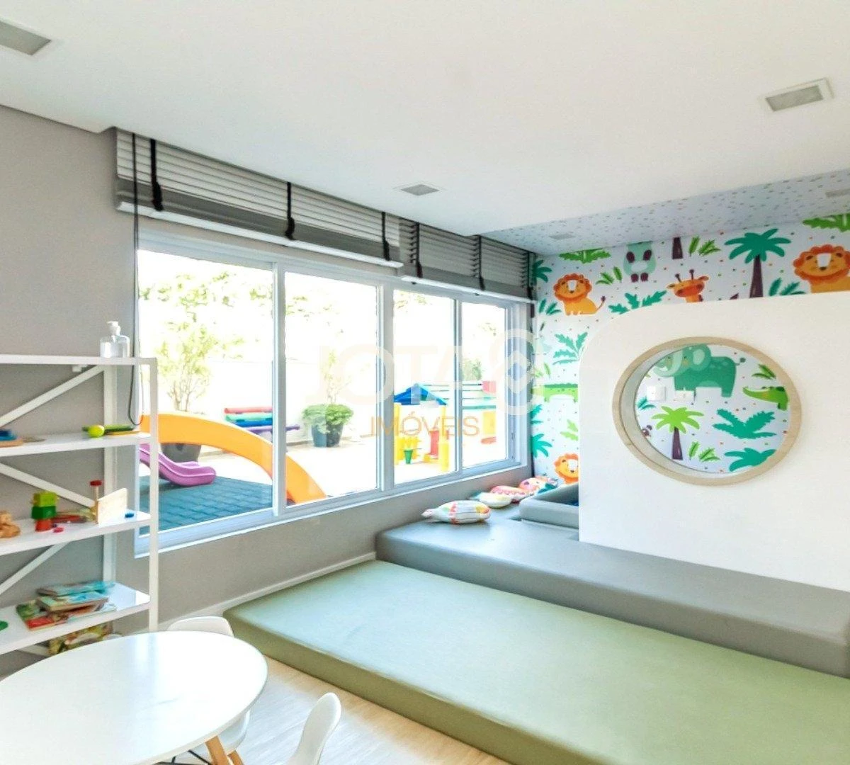 Furnished 155 m² apartment with 3 bedrooms and 1 en-suite — photo 4