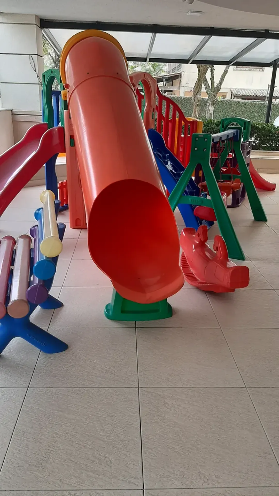 Apartamento de 2 quartos em condomínio com piscina — photo 3
