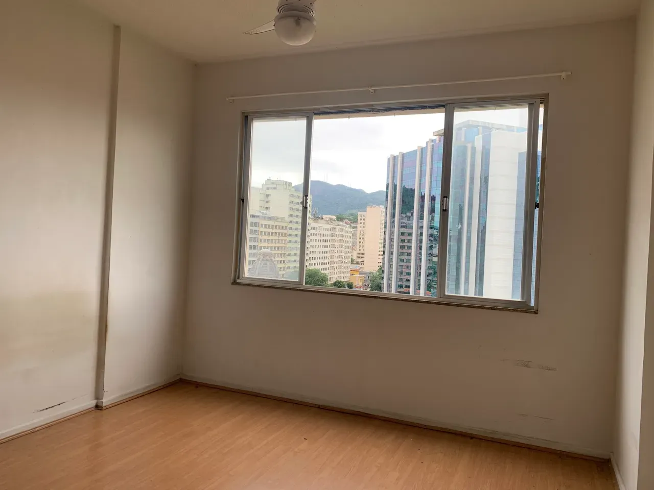 Monoambiente con piso de madera o laminado en Rio de Janeiro — photo 4