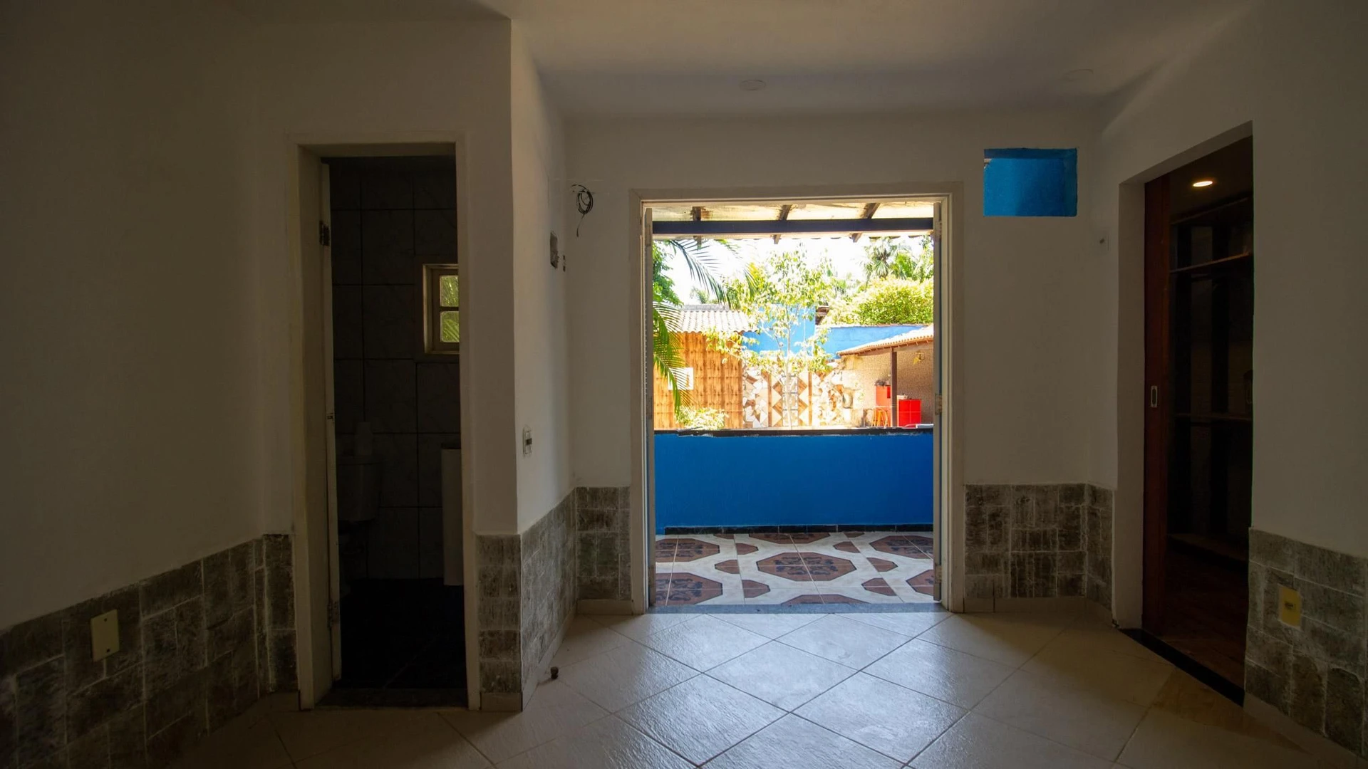 House, 260 m², with a grill on the balcony — photo 30