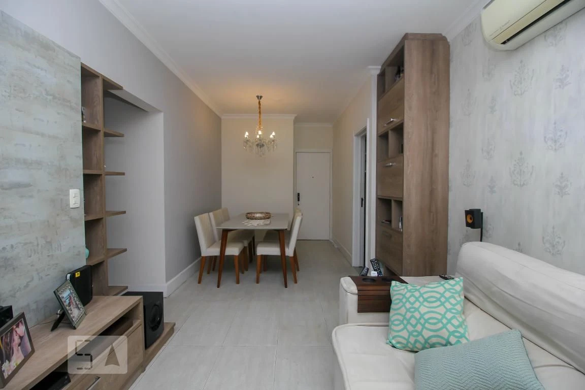 3-bedroom apartment with a glass-enclosed balcony — photo 19