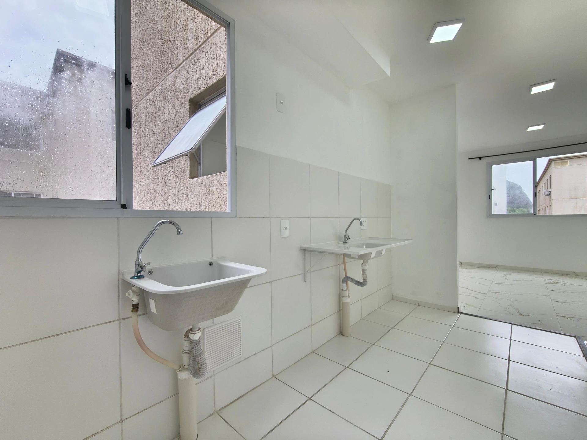 Unfurnished 2-bedroom apartment with 1 parking space — photo 12