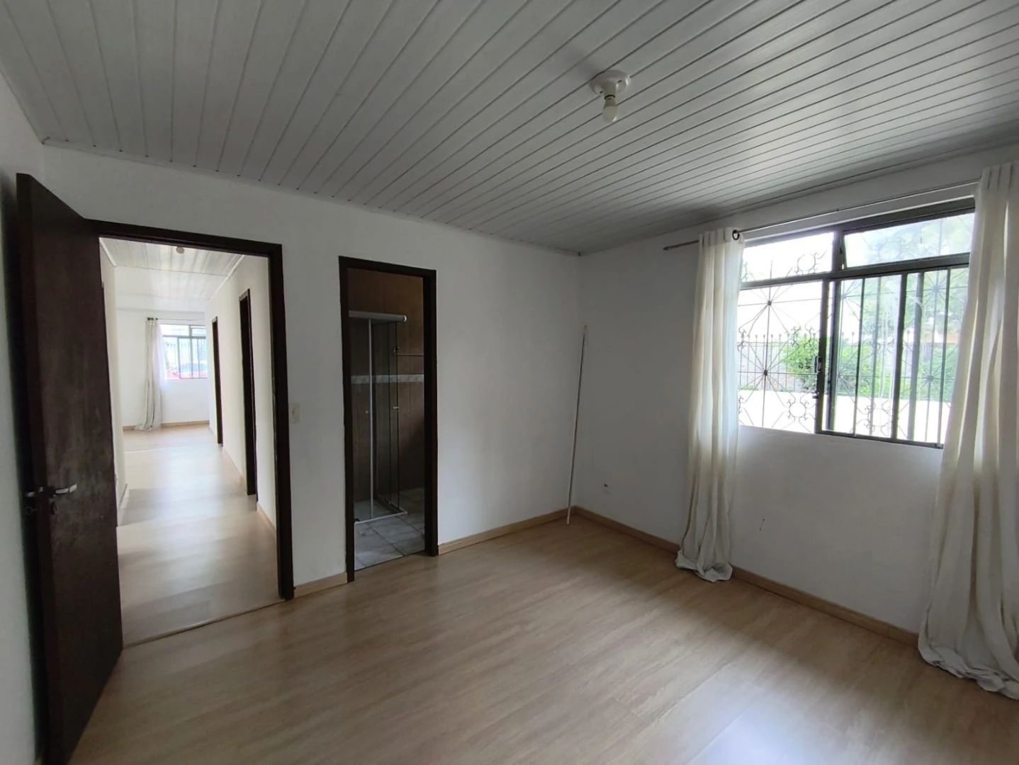Piso de madera o laminado y 4 dormitorios: casa de 183 m² — photo 8