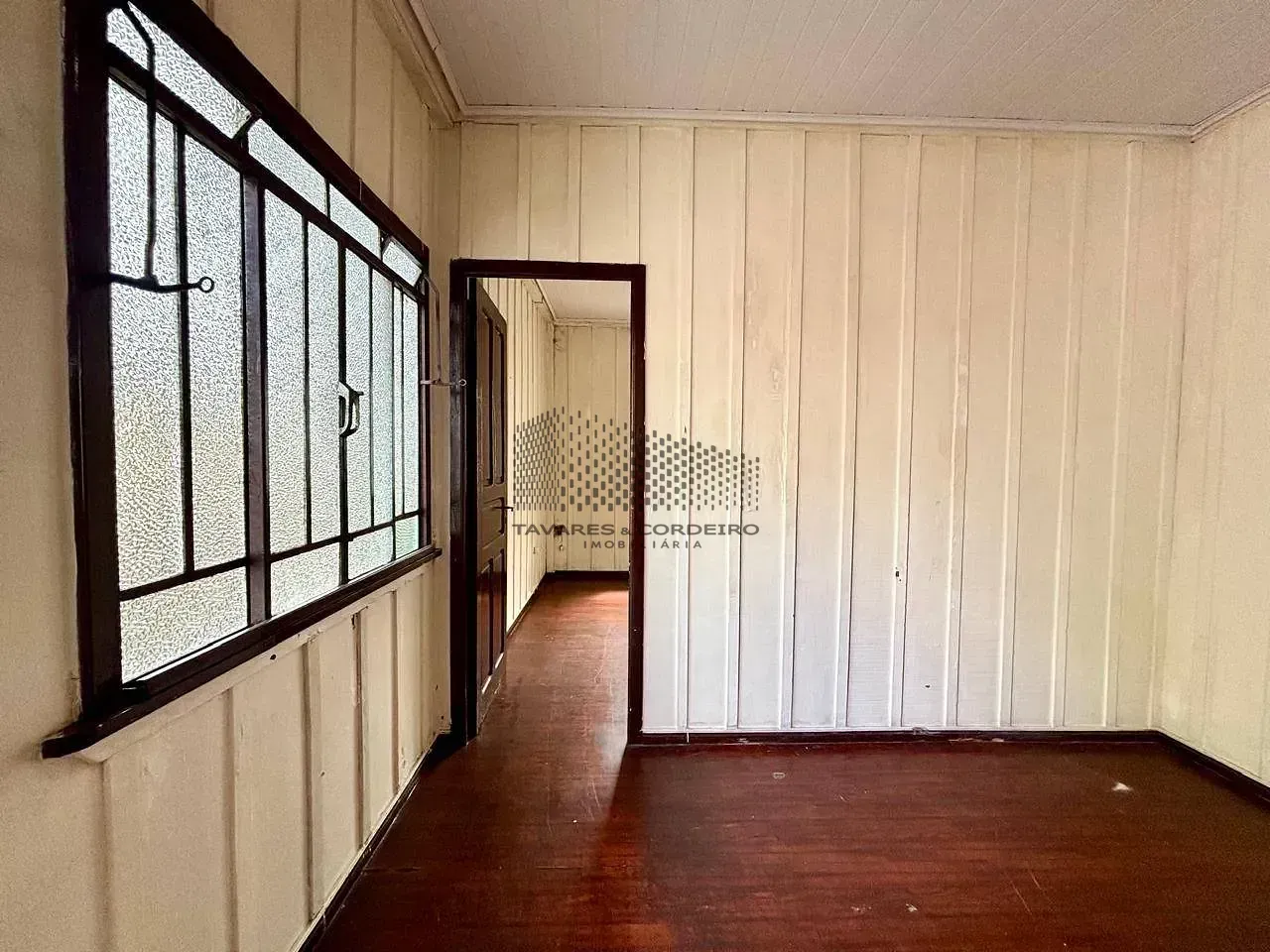 Wood or laminate floors in a 2-bedroom house, 60 m² — photo 13