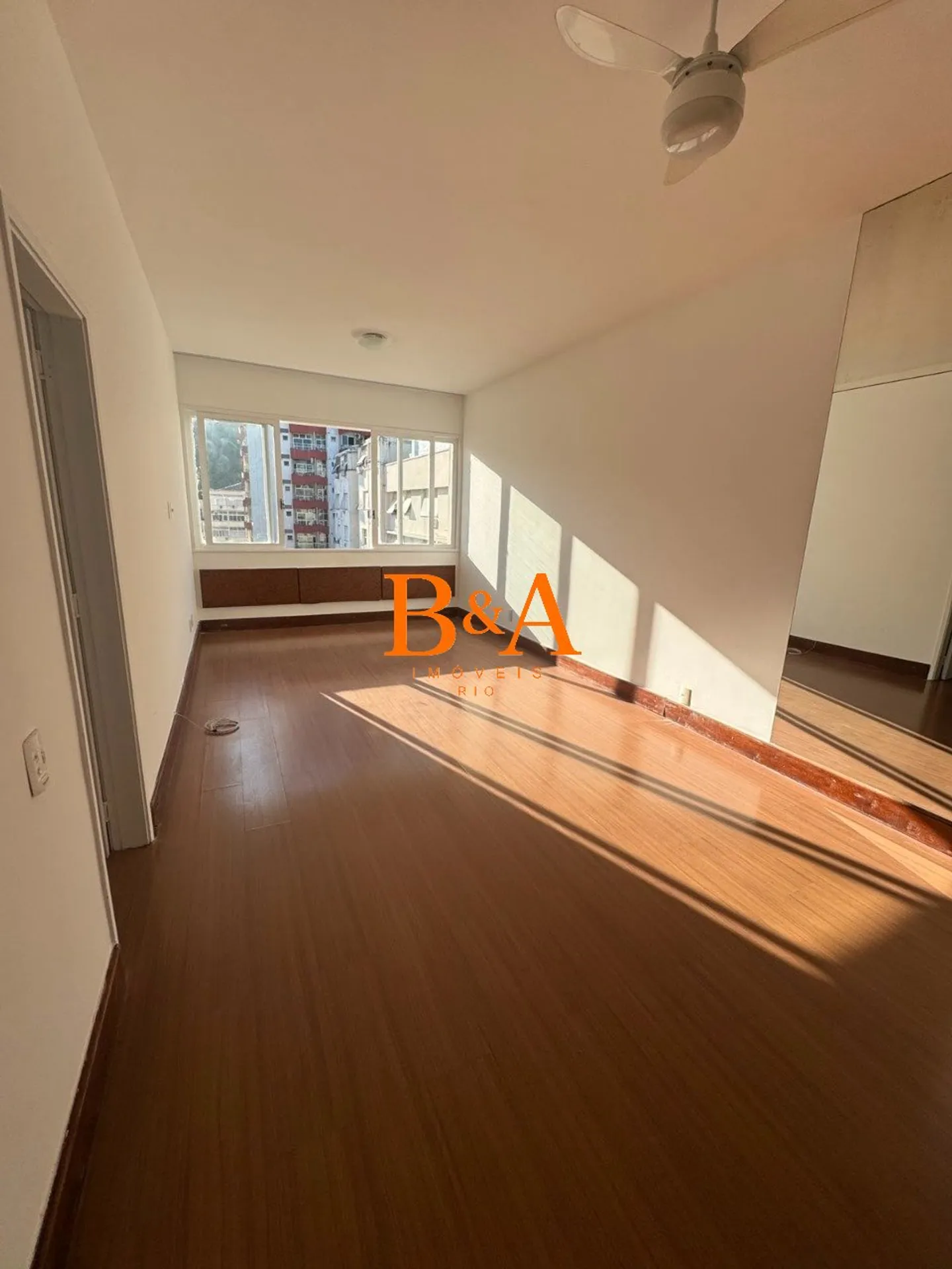 Apartment, 120 m², with wood or laminate floors — photo 7