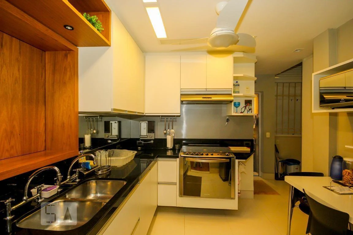 Apartment with a closed kitchen and 3 bedrooms at 112 m² — photo 32