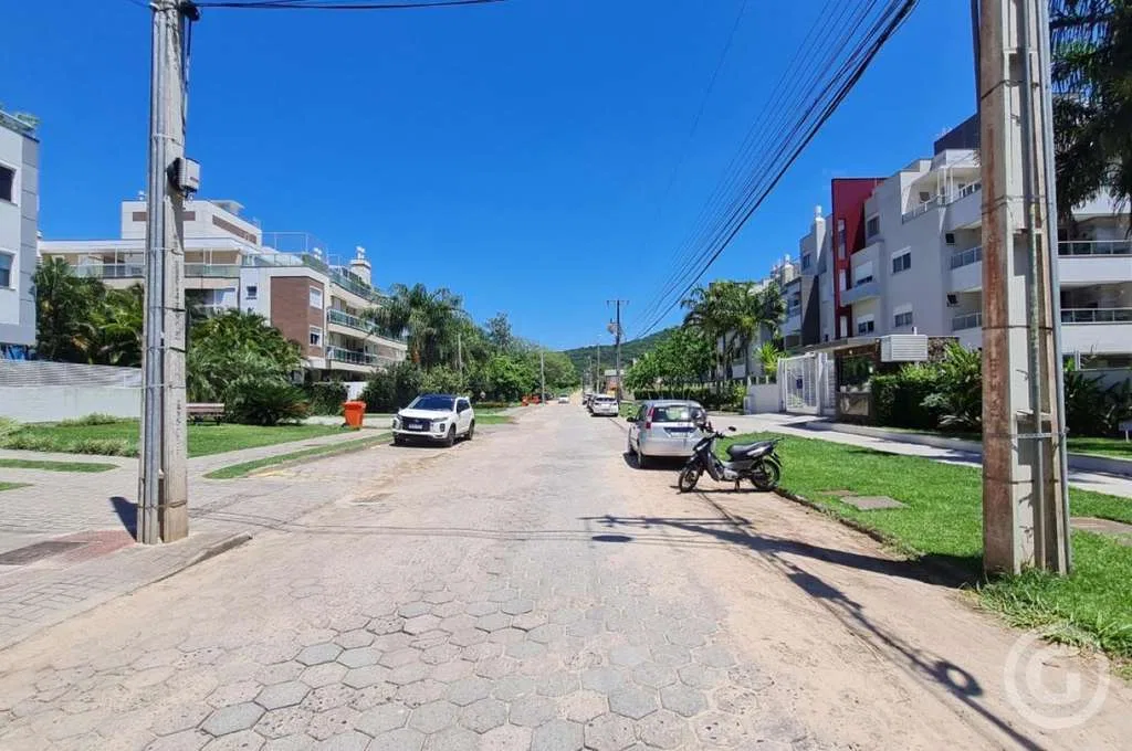 2-bedroom apartment with a private BBQ in Florianópolis — photo 17
