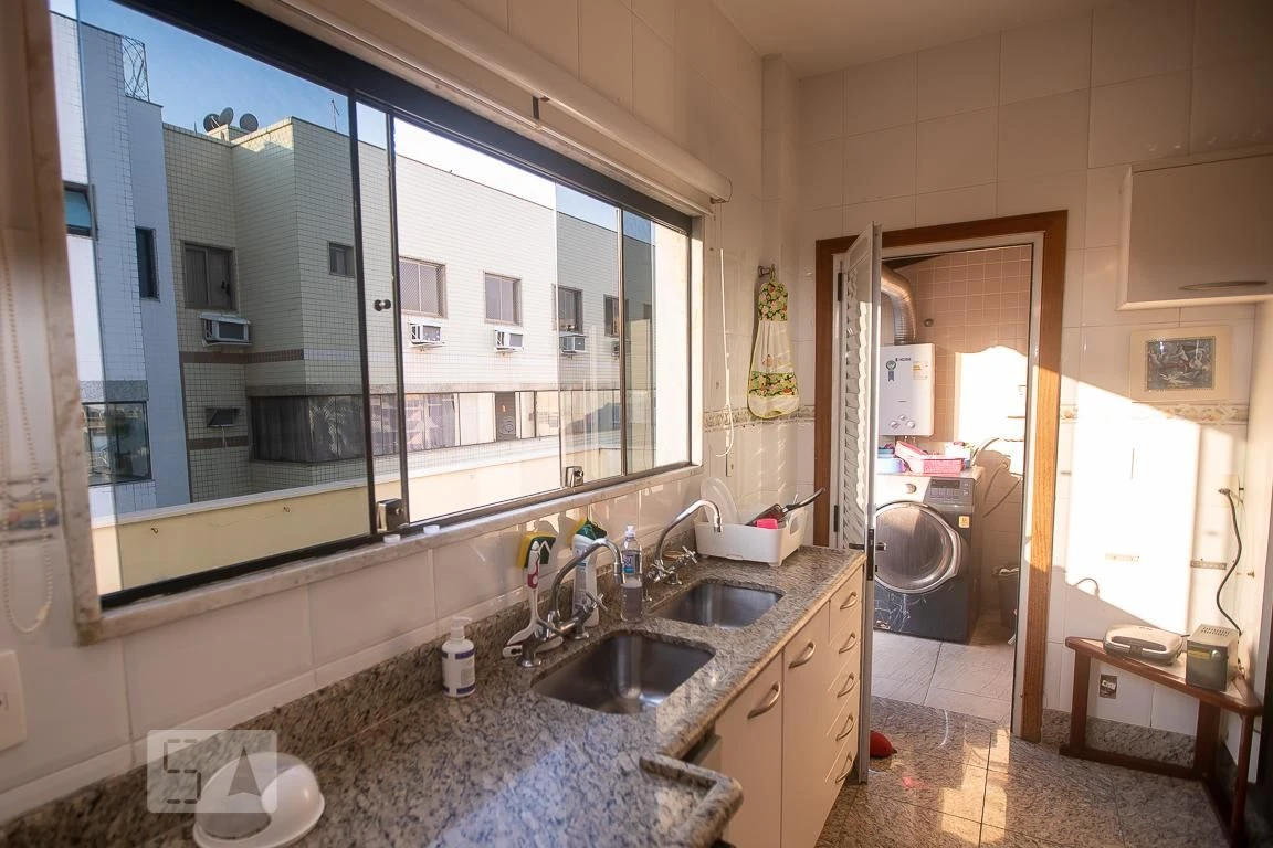 Furnished 3-bedroom apartment with private BBQ — photo 21