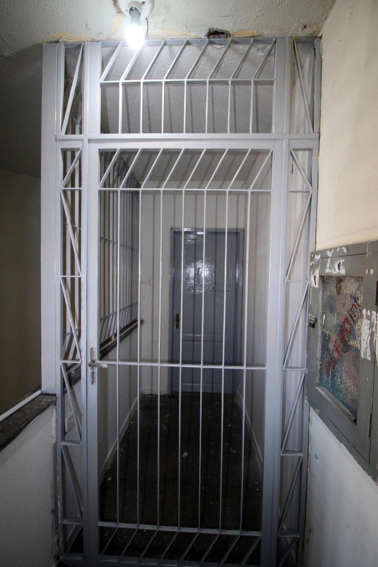 Unfurnished 3-bedroom apartment with 1 bathroom