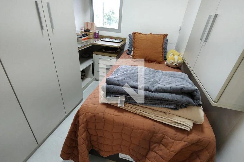 3-bedroom apartment with a walk-in closet — photo 35