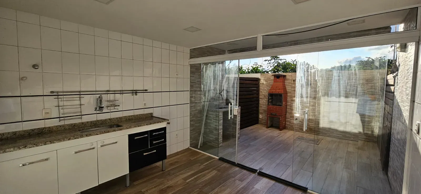 4-bedroom apartment with a mountain view — photo 5