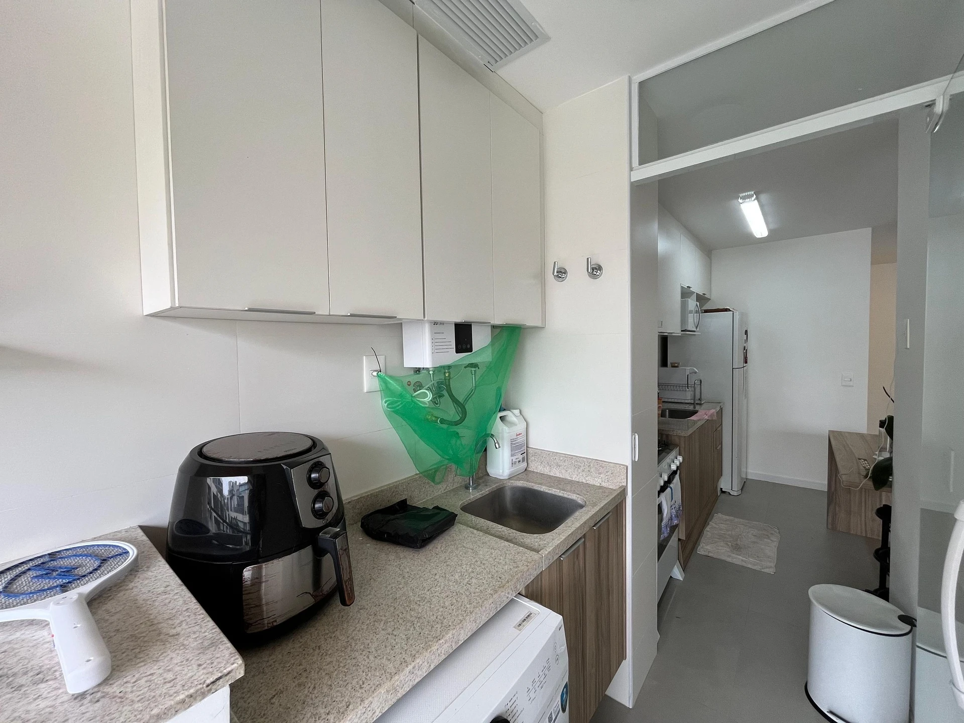 Furnished apartment, 89 m², with a glass-enclosed balcony — photo 15