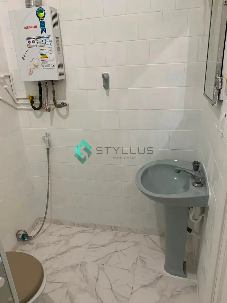 Unfurnished rental apartment with 2 bedrooms and 2 baths — photo 4