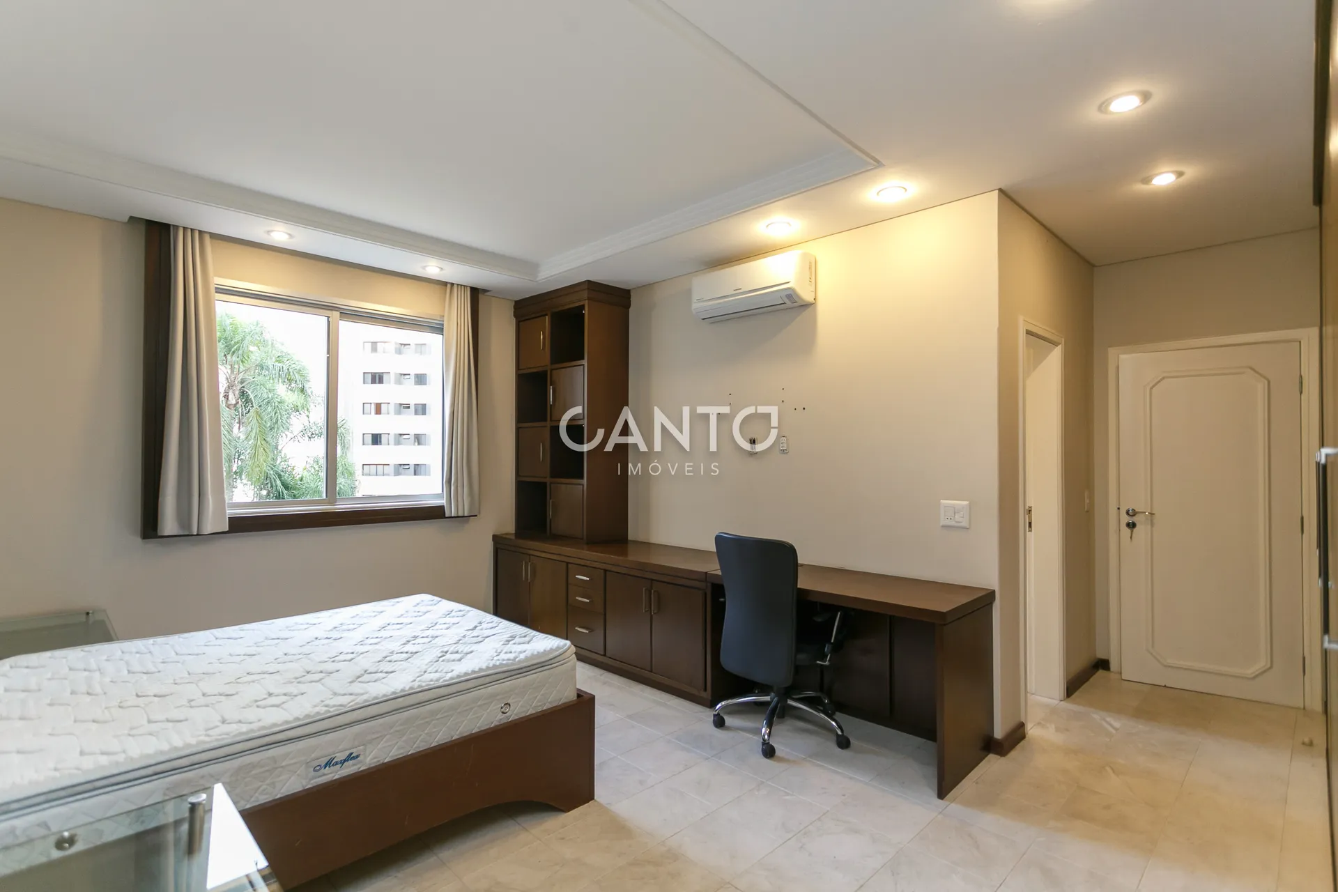 4-bedroom apartment with 3 parking spaces included — photo 40