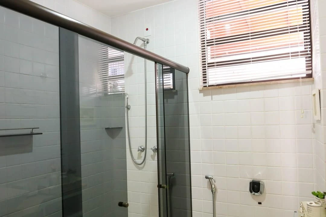 Furnished 2-bedroom apartment with a private garden — photo 22