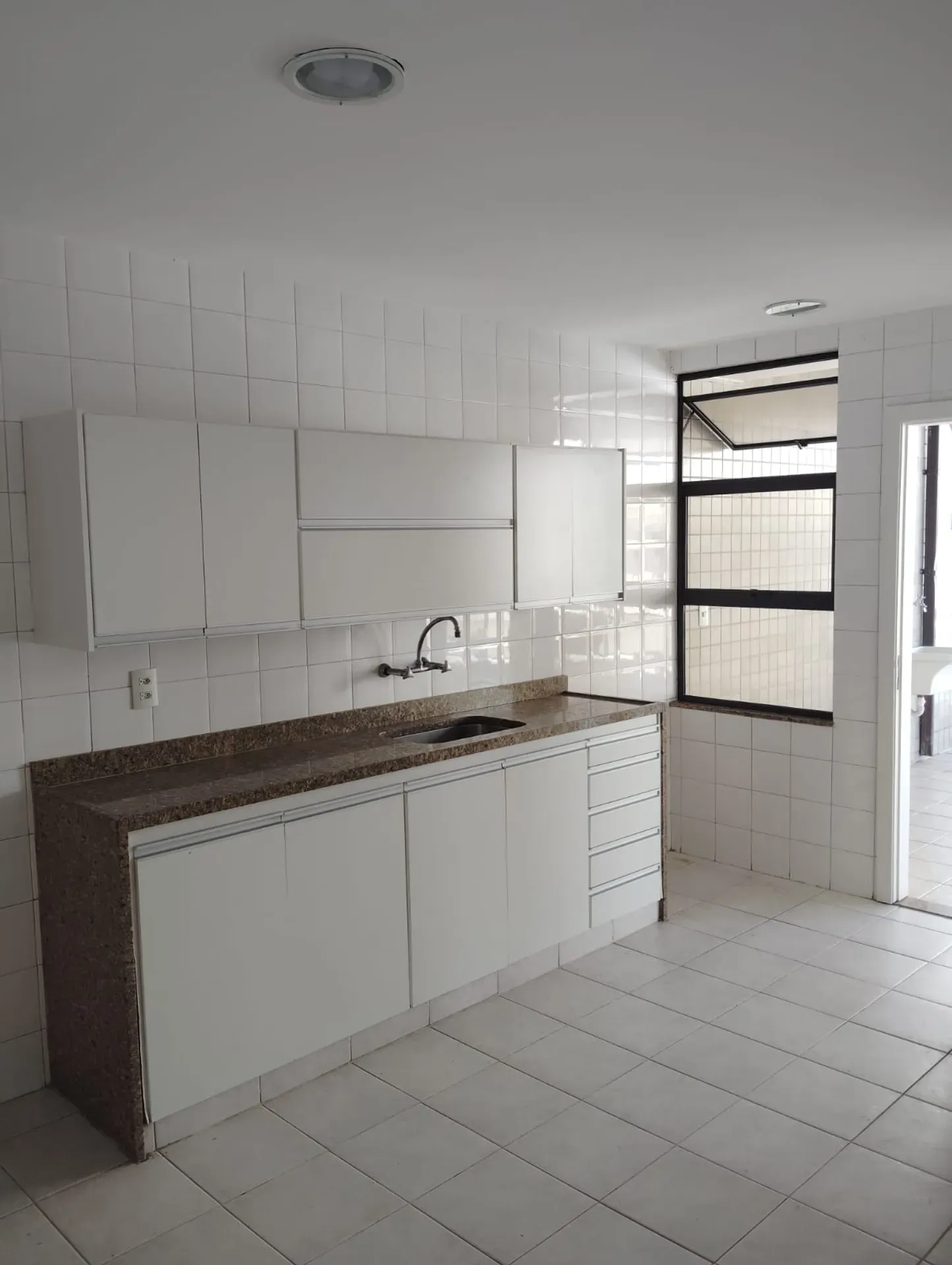 Apartment, 206 m², with a grill on the balcony — photo 2