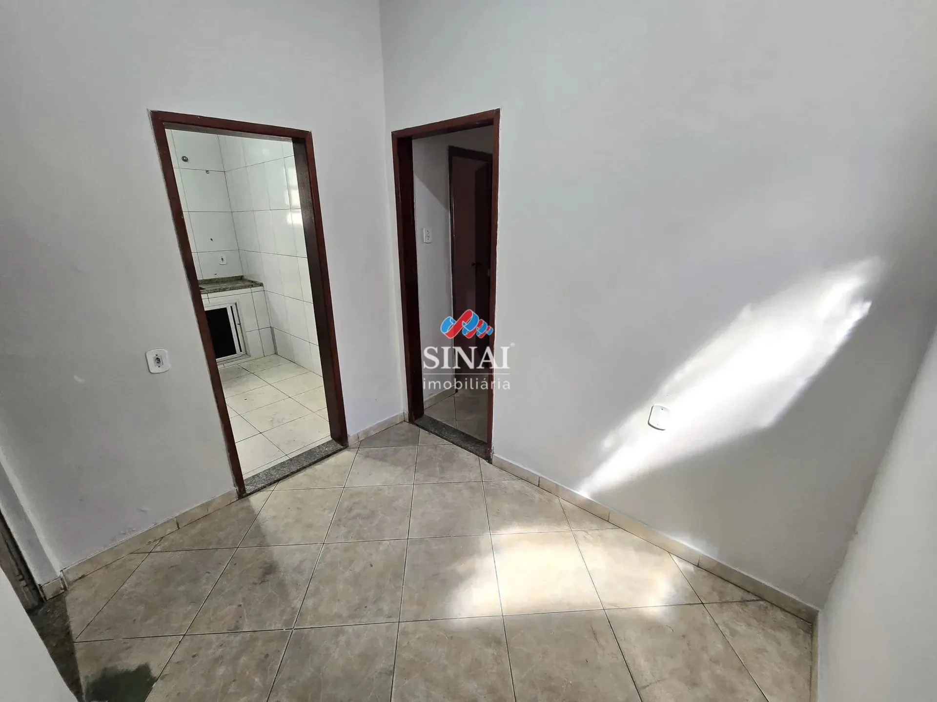 Будинок на 3 спальні 254 м² з 1 місцем для авто — photo 4