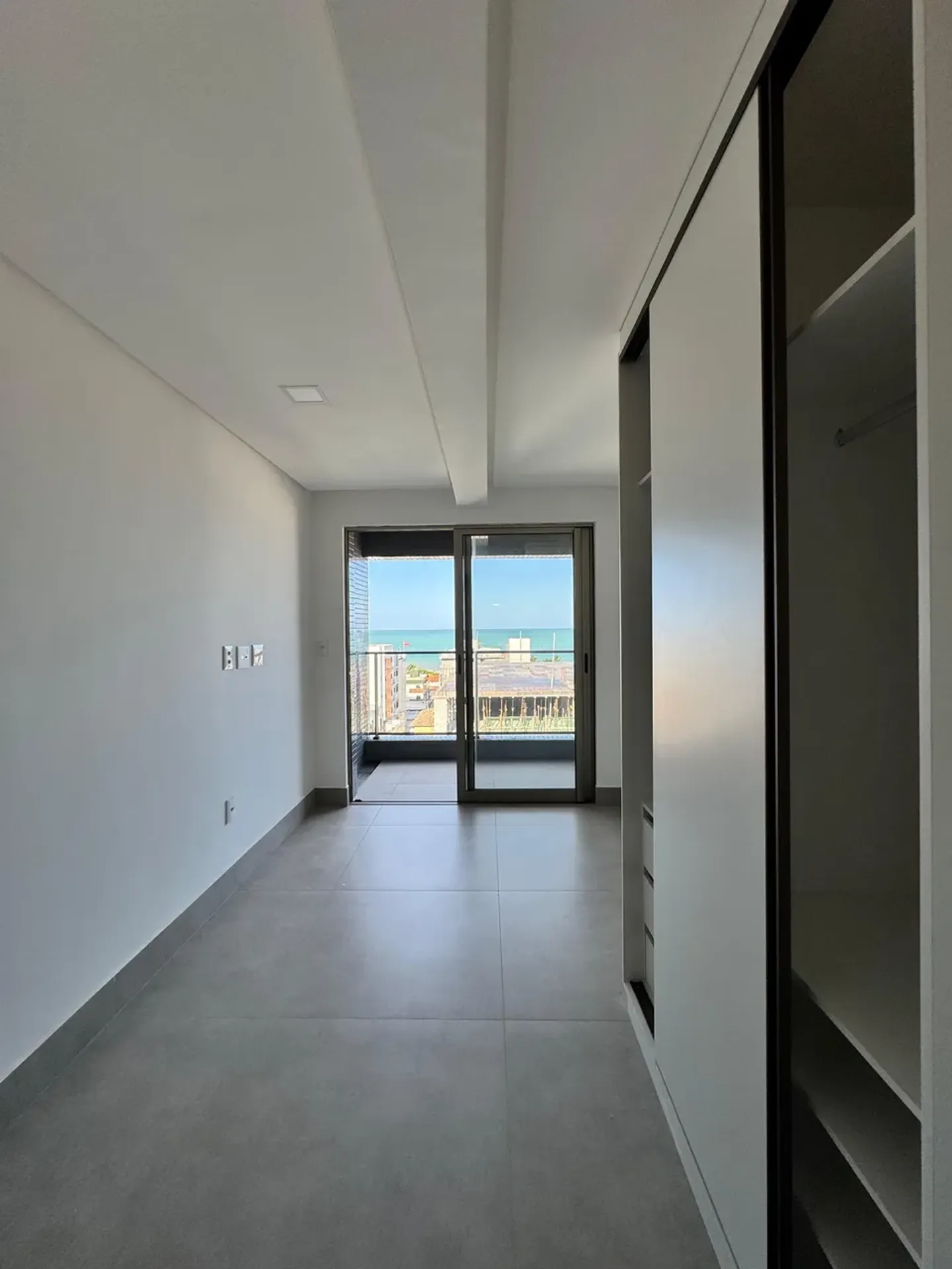 Квартира 145 м² з 4 спальнями-сюїтами та паркуванням — photo 9