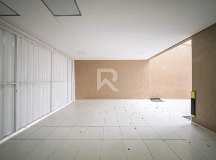 Будинок із басейном, 4 спальні та 690 м² — photo 5