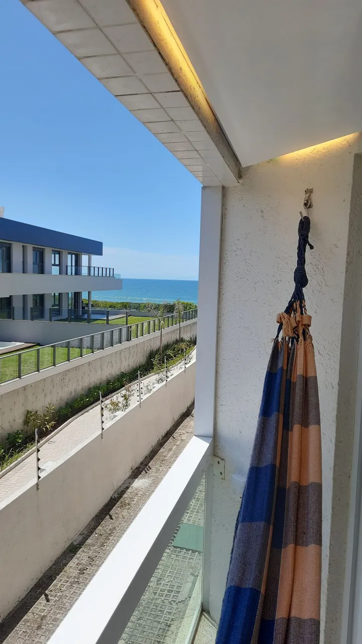 One-bedroom apartment with a water view in Florianópolis — photo 13