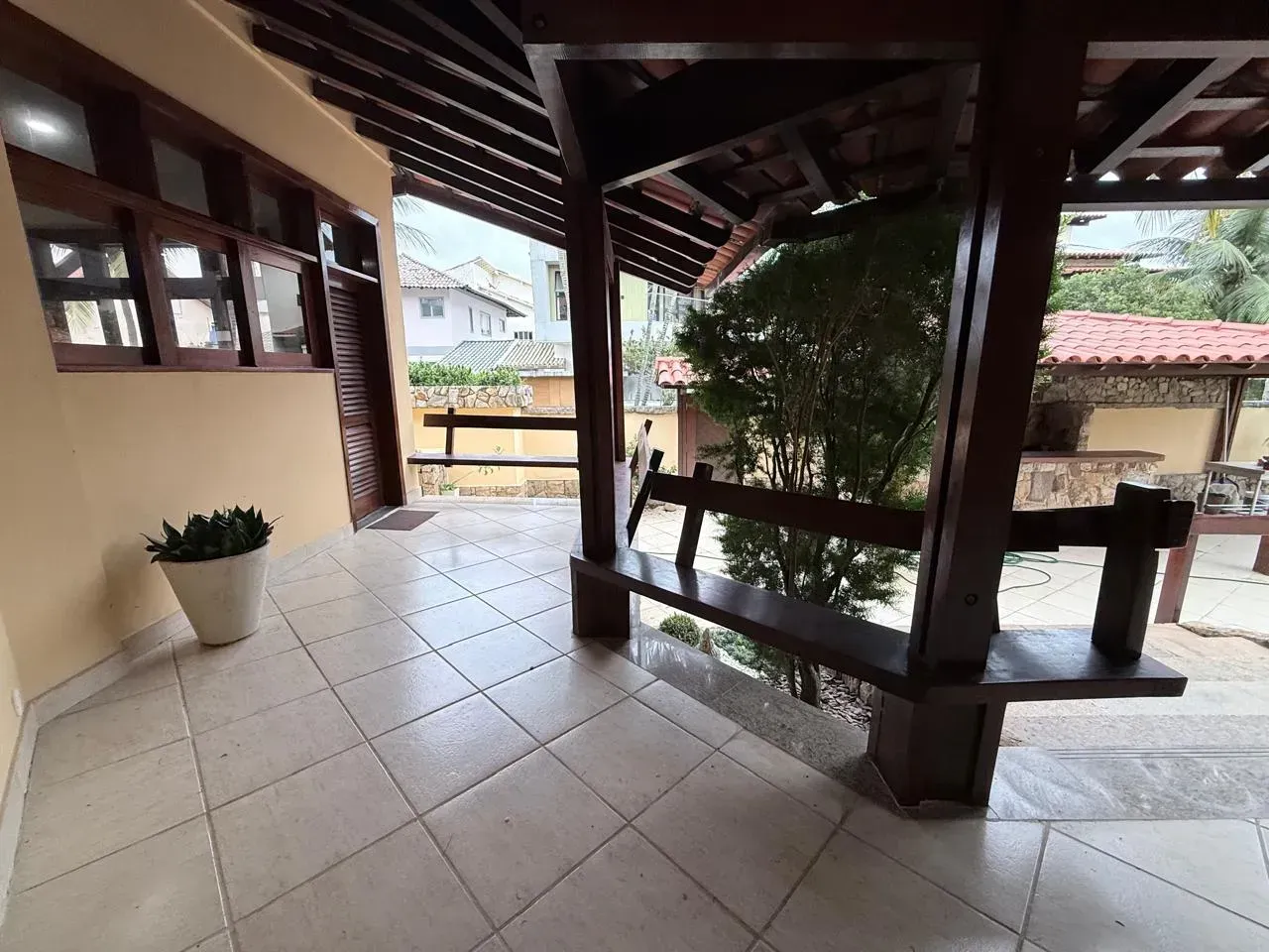House, 600 m², with a grill on the balcony — photo 18