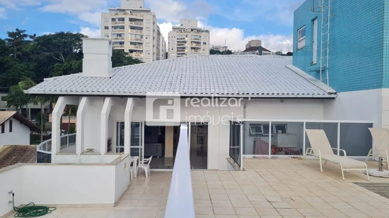 2-bedroom penthouse with 307 m² and 4 bathrooms — photo 8