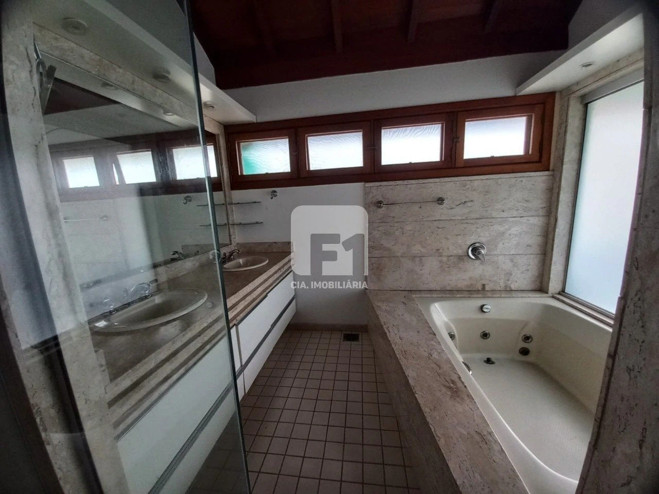 Casa de 5 dormitorios con bañera en Florianópolis — photo 14