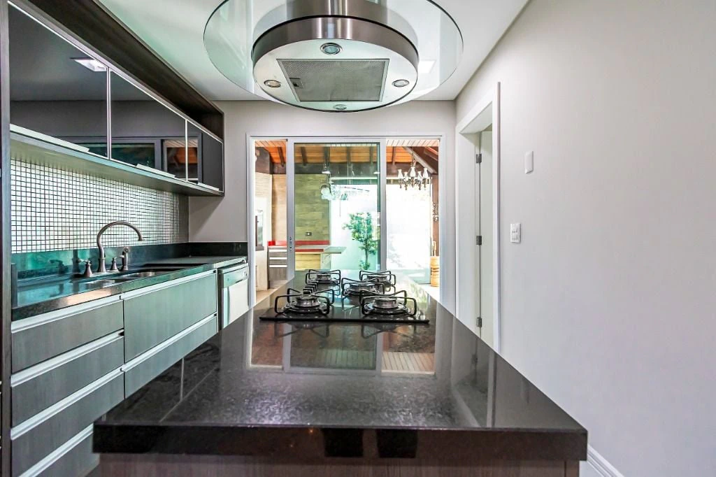 5-bedroom house with a private pool in Curitiba — photo 25