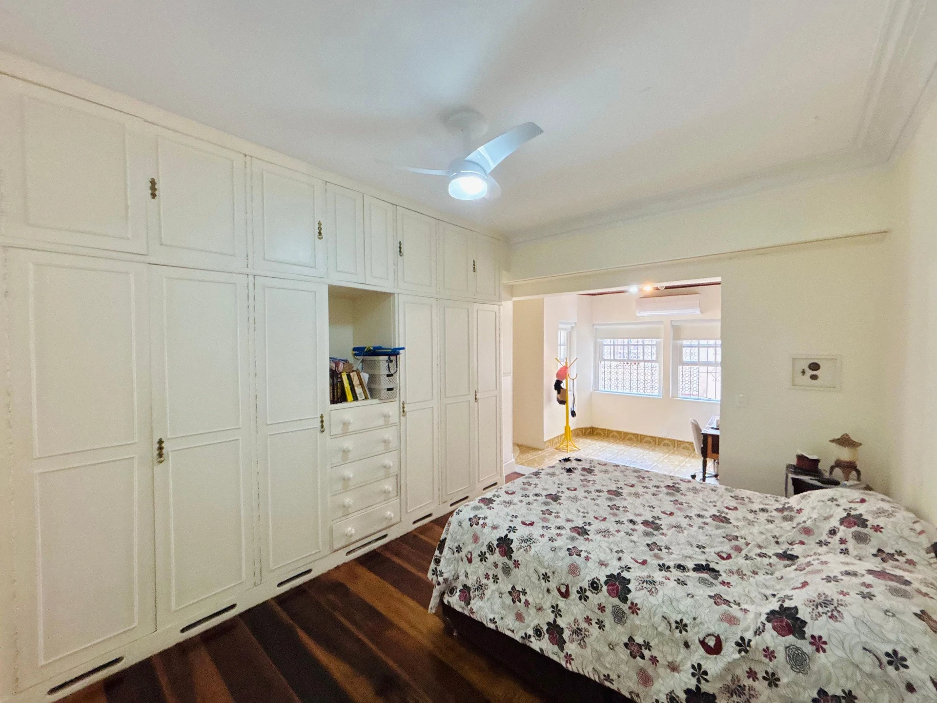 Furnished house, 380 m², with a grill on the balcony — photo 36